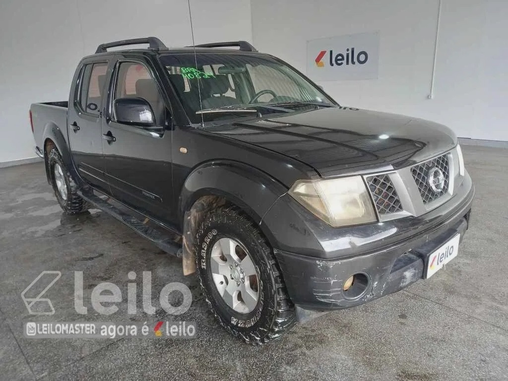 NISSAN FRONTIER XE 4X4 CABINE DUPLA ANO  2013